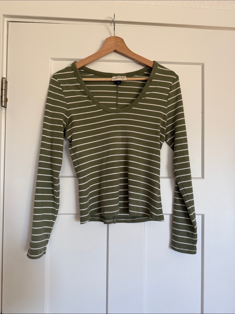 Universal Thread Olive Green & White Striped Long-Sleeve Scoop Neck Top